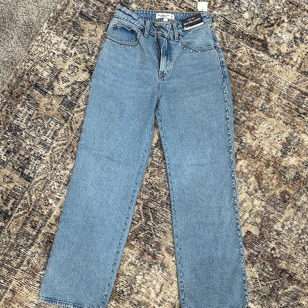 Abercrombie & Fitch Curve Love Studded 90’s Relaxed Jeans